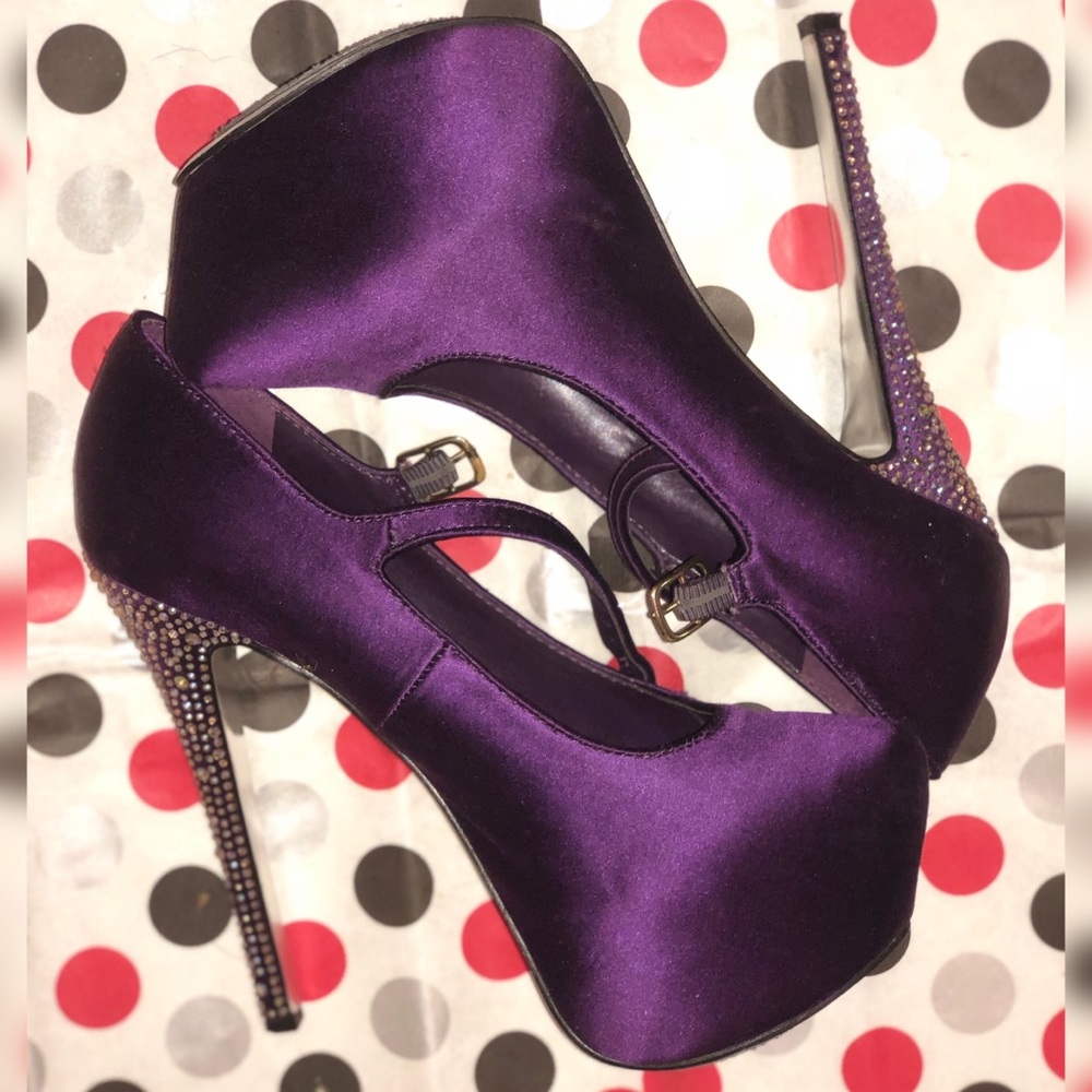 Purple Platform Shoes w/Diamond encrusted heels.